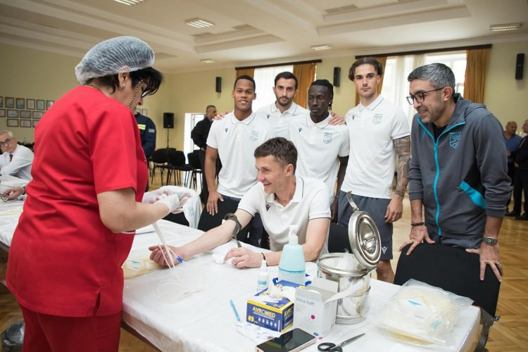 "Sumqayıt"ın məşqçi və futbolçuları qanvermə aksiyasında