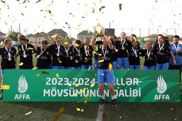 "Sabah"ın qızları çempionluğu bayram edib