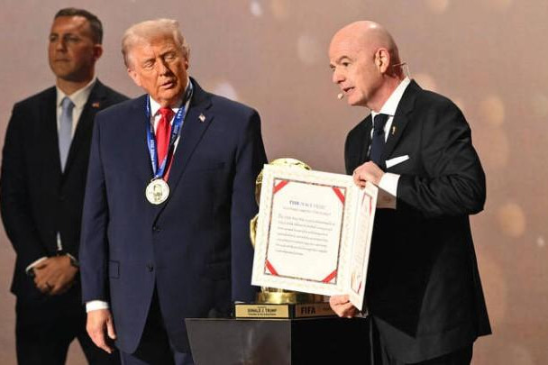 İnfantino Trampa verilən mükafatdan danışdı