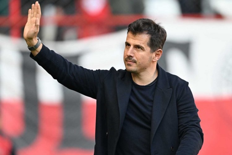 Emre Belözoğlu ilə yollar ayrıldı