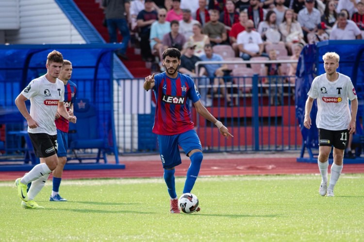 Azərbaycanlı futbolçuların komandasından heç-heçə - biri qol vurdu