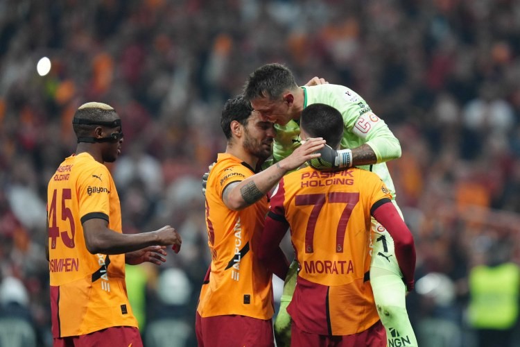 Muslera "Qalatasaray"dan ayrılmaq istəyir