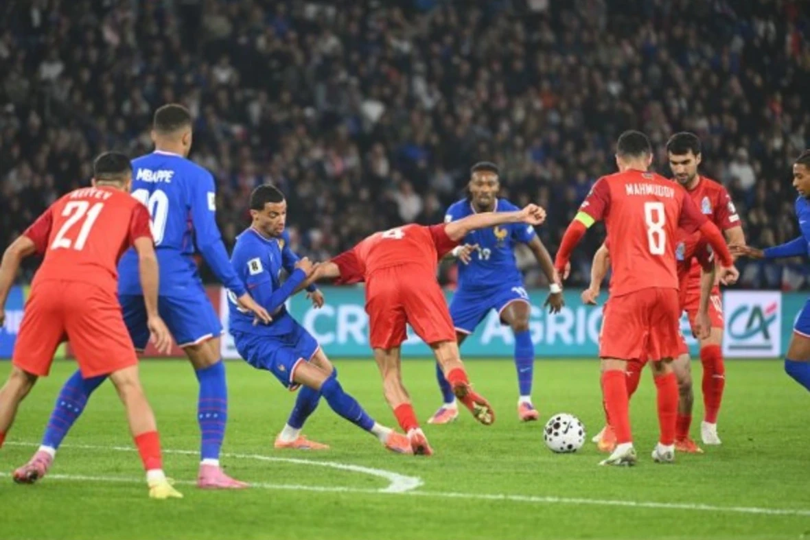 Fransa futbol oynayır, bəs biz?