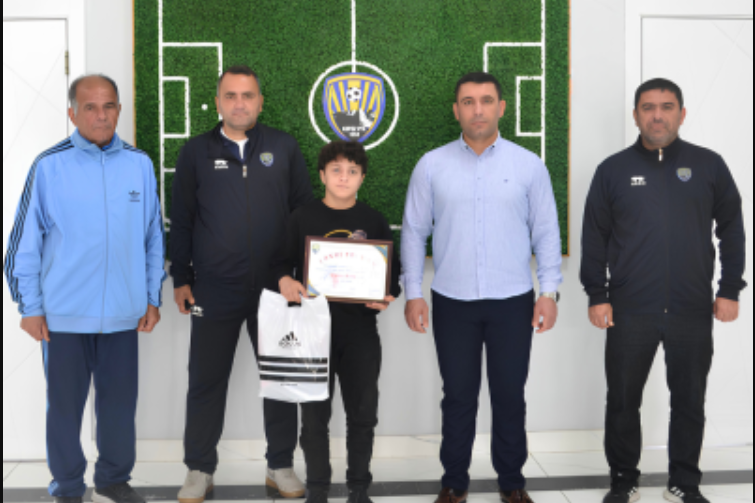 “Kəpəz” rəhbərliyi onu mükafatlandırdı