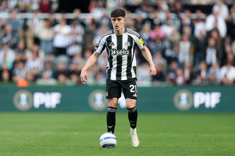 "Mançester Siti" ingiltərəli müdafiəçi ilə maraqlanır