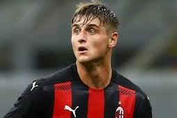 “Milan” hücumçusunu icarəyə göndərdi