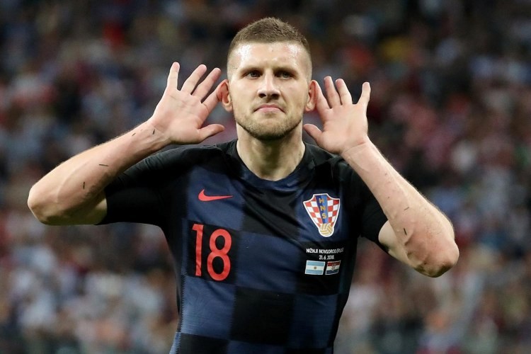 "Zirə"nin rəqibi məşhur futbolçu ilə anlaşdı