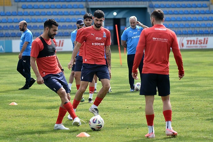 Millimiz Ukrayna ilə oyundan əvvəl məşqə çıxdı
