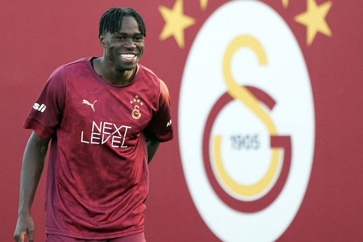 "Qalatasaray"ın zədəli futbolçusundan xəbər var