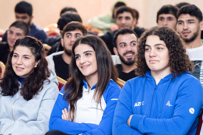 Güləşçilər üçün seminar