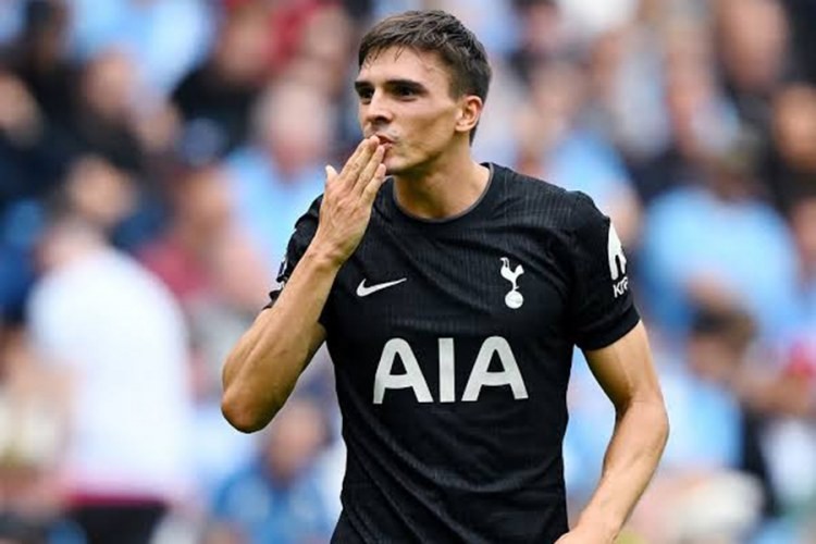 "Tottenhem" Portuqaliya millisinin üzvü ilə bağlı qərar verdi