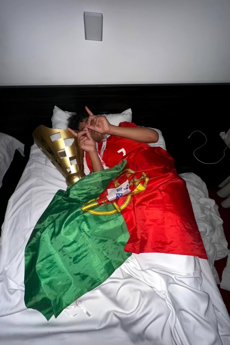 Ronaldonun oğlu ilk kuboku ilə şəkil paylaşdı