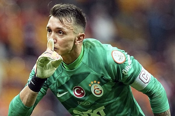 "Qalatasaray"dan ayrılan qapıçının yeni klubu müəyyənləşdi