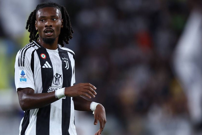 “Yuventus”un futbolçusu mayın oyunçusu seçildi