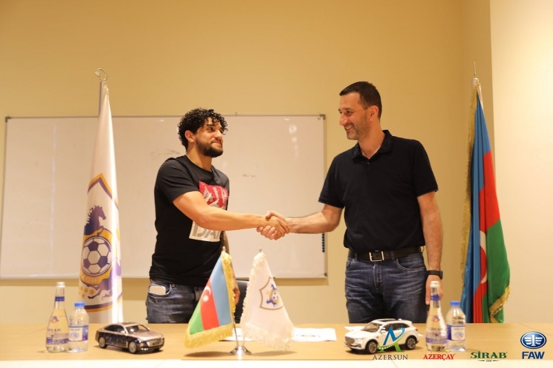 "Qarabağ" Malinovskini transfer etdi - RƏSMİ