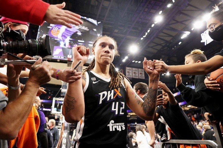 "O, Rusiyada həbs cəzası çəkəndə, basketboldan həzz almırdıq"