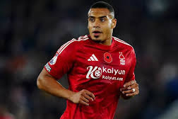 İki Avropa nəhəngi "Nottingem Forest"in müdafiəçisinə "elçi" düşüb