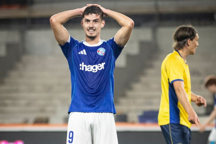 "Barselona" Fransa klubunun formasını geyinən forvardla maraqlanır