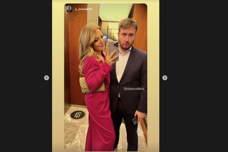 Teymur Rəcəbov xalq artistinin nəvəsi ilə nişanlandı