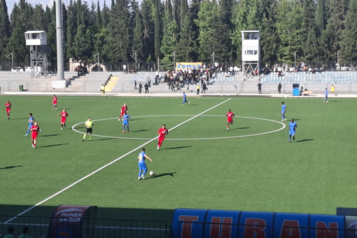 Qərb derbisini meydan sahibləri qazandı
