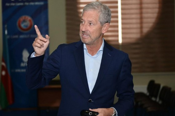 Frank De Blekere mübahisəli epizodları şərh etdi - VİDEO