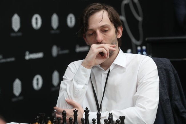 Qrişuk razı, Karpov narazıdı