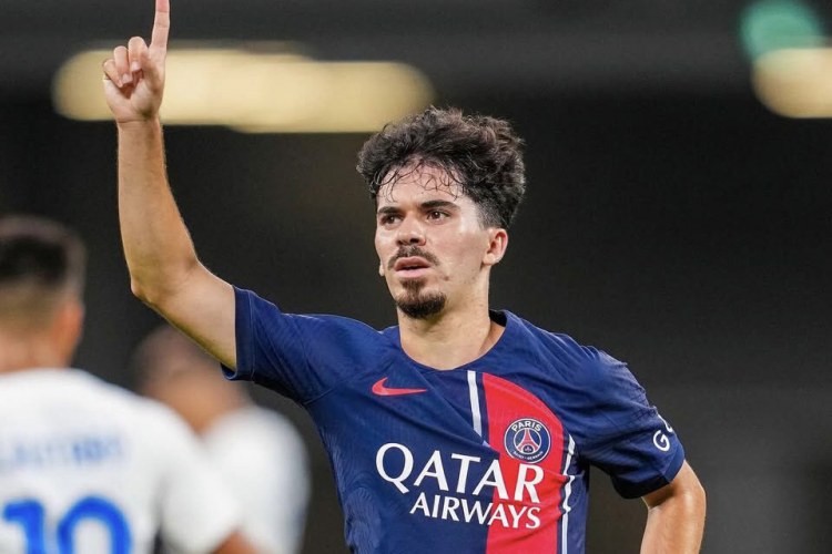 PSJ-nin futbolçusu "Real"ın hədəfində