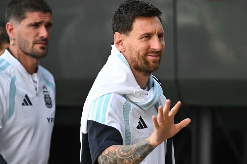 Messi "Barselona"nın "XXI əsrin ən yaxşı oyunçusu" mükafatına layiq görülüb