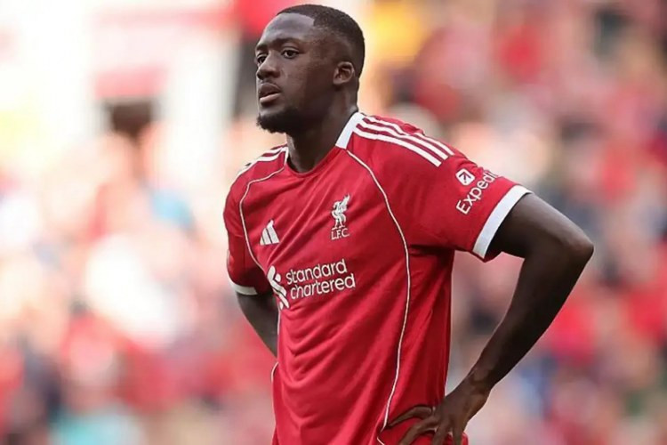 "Liverpul"un müdaffiəçisi "Real"a keçməyəcək