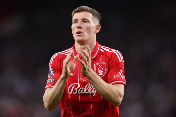 "Real" yarımmüdafiəçiyə görə "Nottingem Forest"in "elçi daşı"nın üstündə oturub