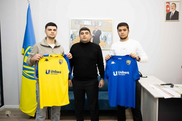 "Kəpəz" azarkeşlərinə forma hədiyyə olundu