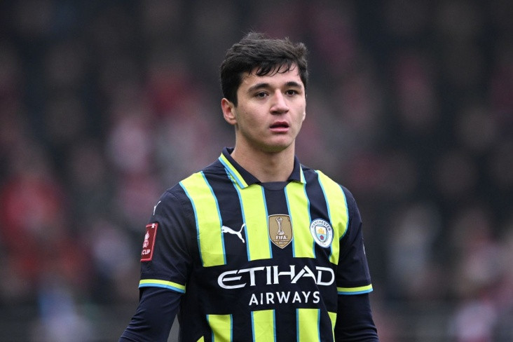 Özbək futbolçu gələn həftə İngilis klubuna kömək edə biləcək