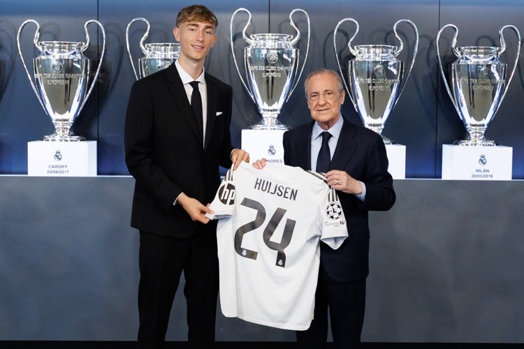 "Real" İspaniya millisinin üzvü ilə müqavilə imzaladı