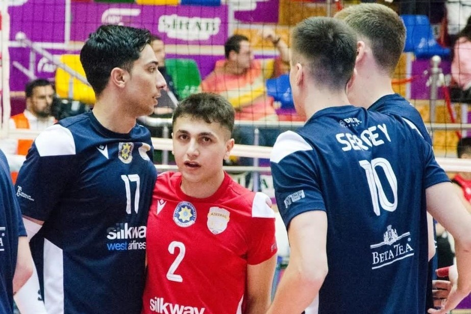 “Azərreyl” iki voleybolçu ilə müqavilənin müddətini uzadıb