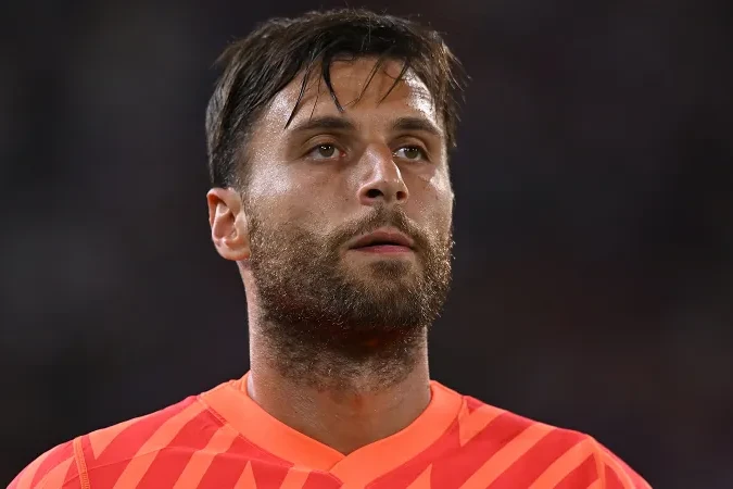 “Atalanta” “Milan”ın qolkiperini “rənglərinə bağladı”
