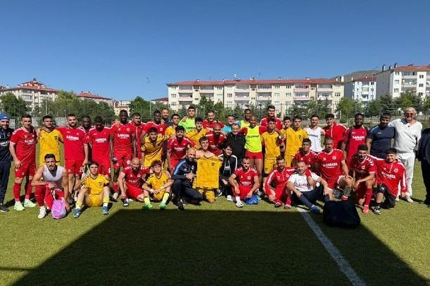 "Araz-Naxçıvan" "Aris"in qarşısına 21 futbolçu ilə çıxacaq