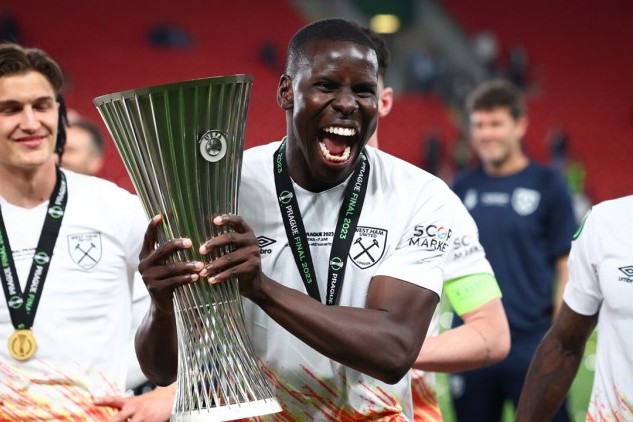 Premyer Liqa klubu fransalı futbolçu ilə yollarını ayırdı