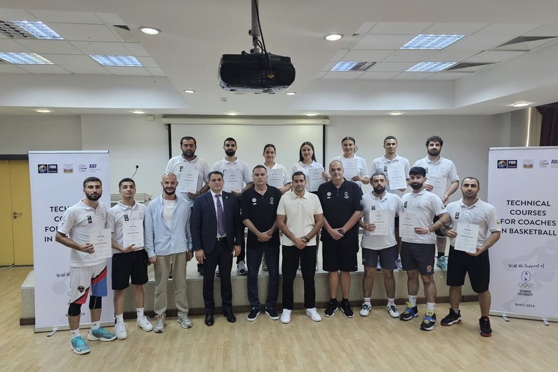 Basketbol məşqçilərimiz üçün seminar təşkil edilib