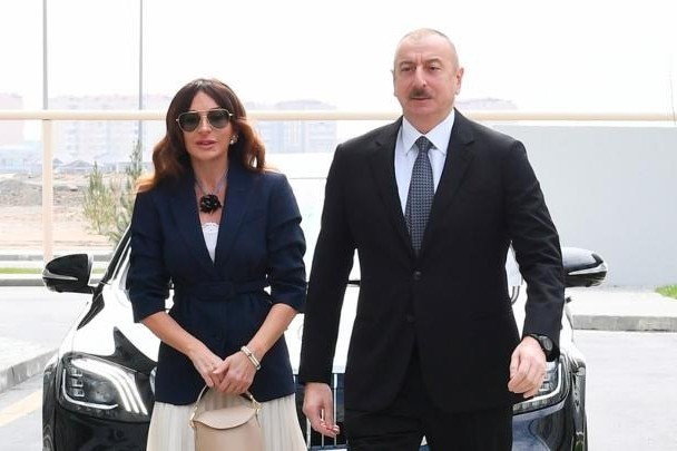 Prezident və xanımı Gəncə stadionunda