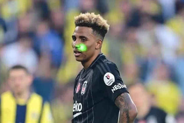 "Beşiktaş"ın futbolçusunun gözünə lazer tutan şəxsə 1 illik cəza verildi