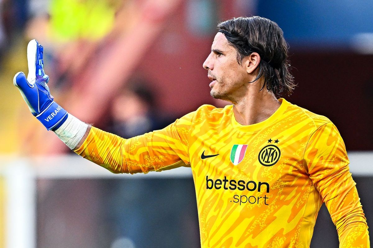İsveçrəli qolkiper həftənin futbolçusu  oldu