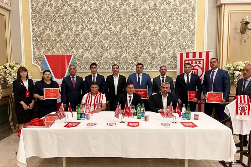 "Araz Naxçıvan" PRO kateqoriyalı məşqçilərlə müqavilə imzaladı, təqdimatlarını etdi