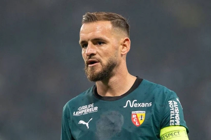 Fransalı futbolçunun məşq zamanı ayağı sınıb