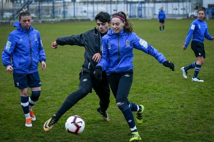 Rusiya klubu millimizin futbolçularıyla müqavilələri uzatdı