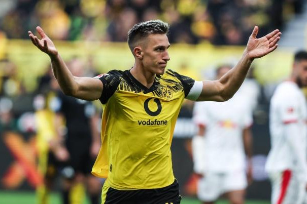 Dortmund “Borussiya”sının müdafiəçisi klubdan ayrılır