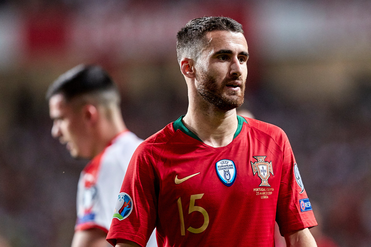 Portuqaliya millisinin hücumçusu karyerasını başa vurmaq istəyir