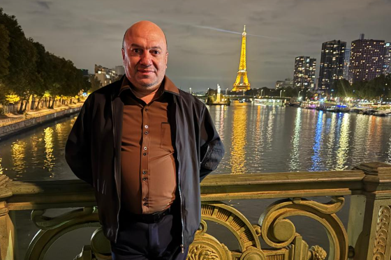 “Eyfelin işıqları altında: Millinin Paris macərası”