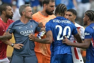 FİFA PSJ-nin baş məşqçisi və futbolçusunu cəzalandıra bilər
