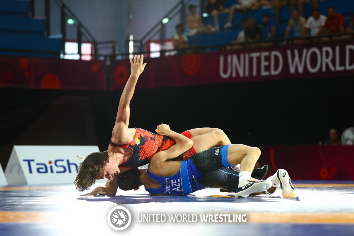 Üç güləşçimiz Avropa çempionatının gümüş medalını qazanıb