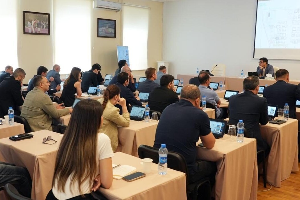 Fərid Qayıbov idman federasiyalarının nümayəndələri ilə görüşdü